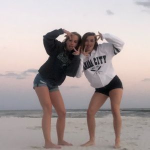 Meet your Posher, Liv